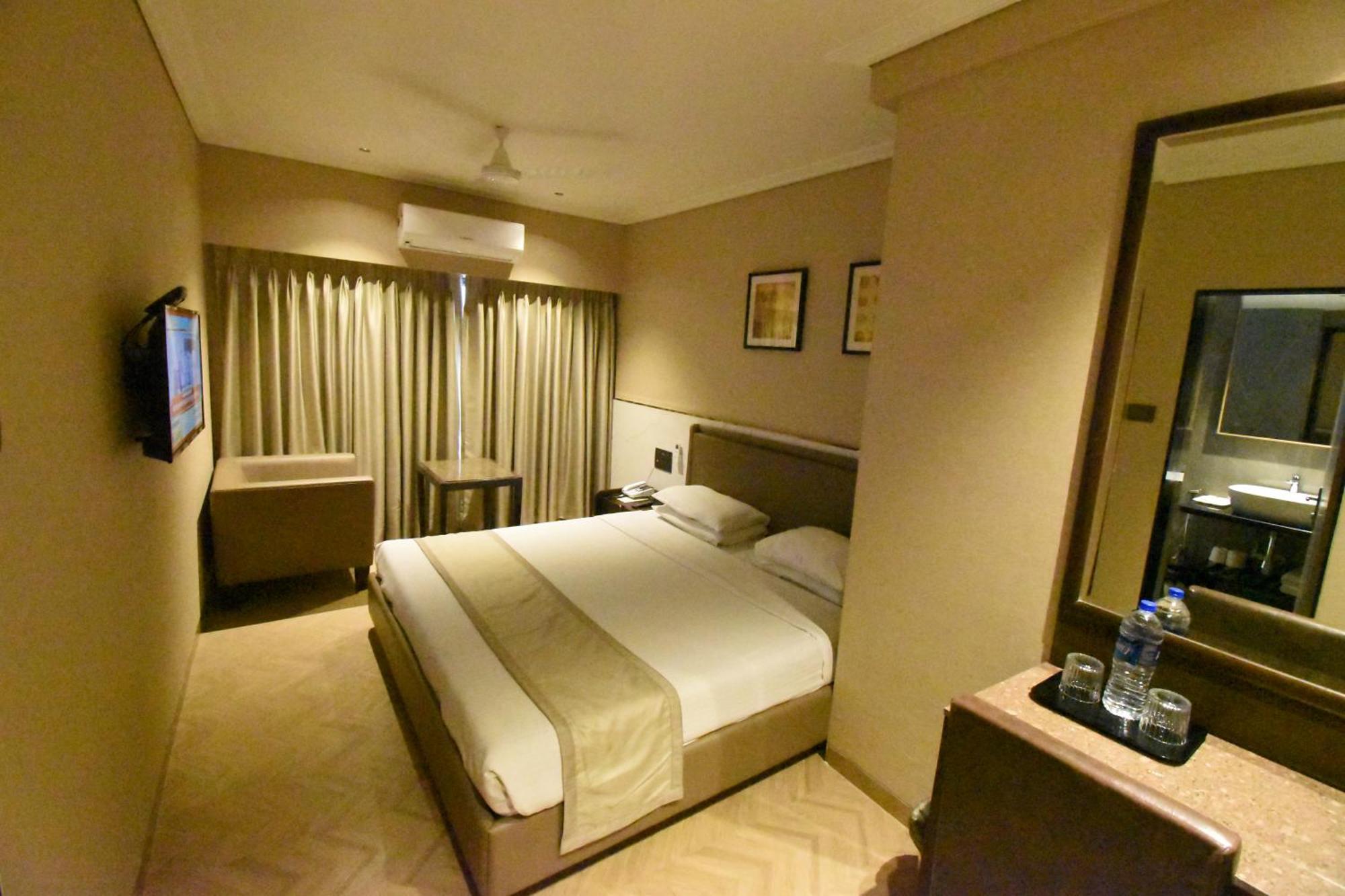Kings International Juhu Hotel Mumbai Kültér fotó