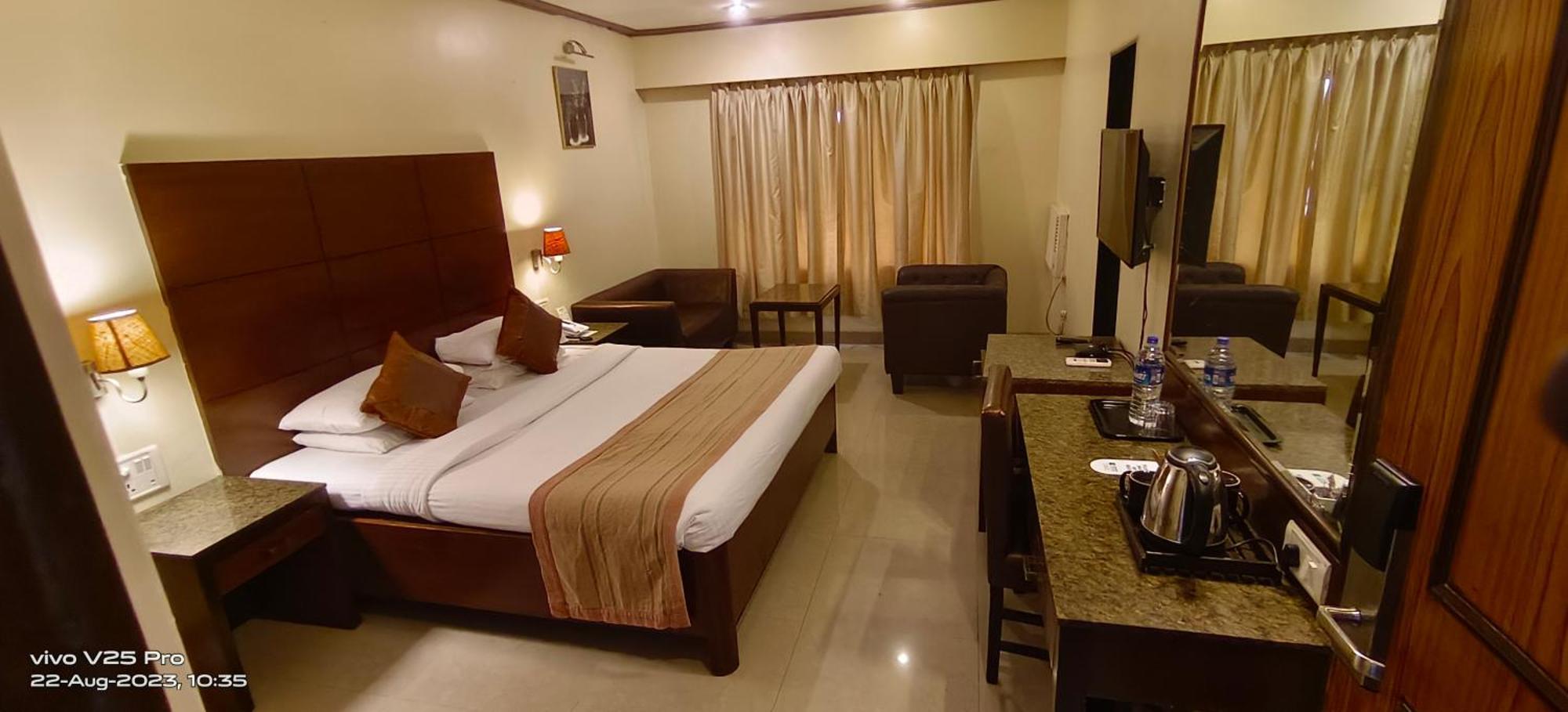 Kings International Juhu Hotel Mumbai Kültér fotó