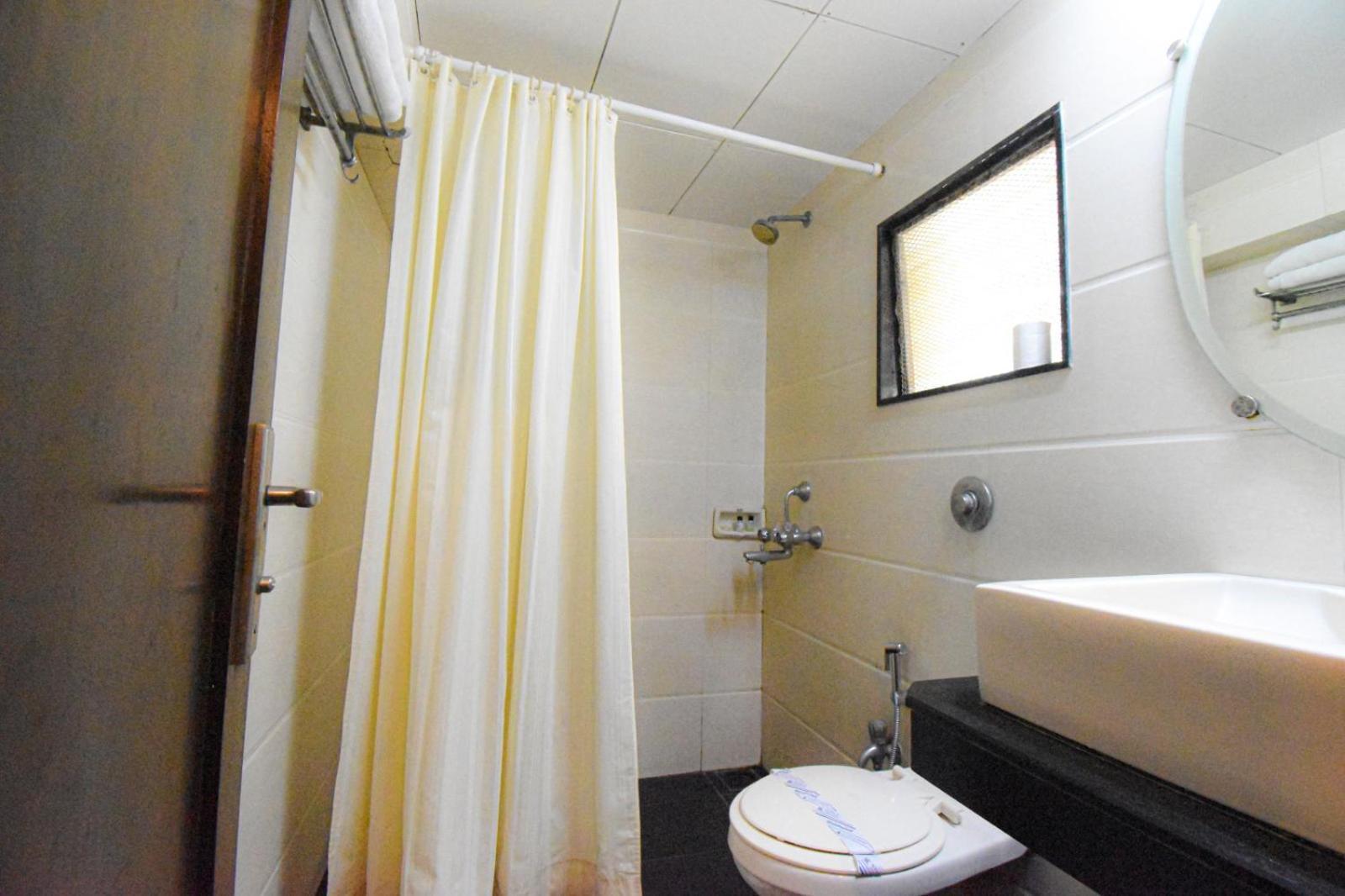 Kings International Juhu Hotel Mumbai Kültér fotó