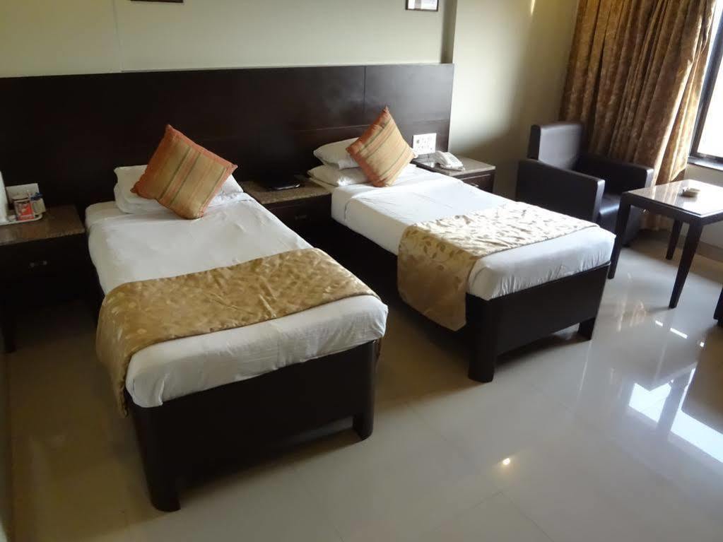 Kings International Juhu Hotel Mumbai Kültér fotó